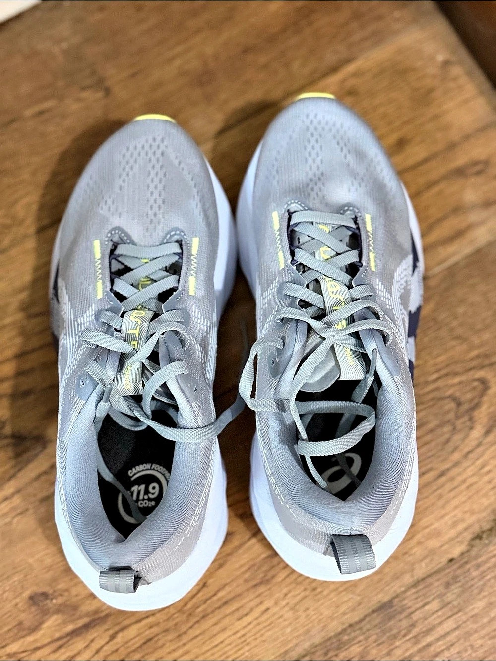ASICS Novablast 5 Women's Athletic Shoes Gray & Yellow US 11.5
